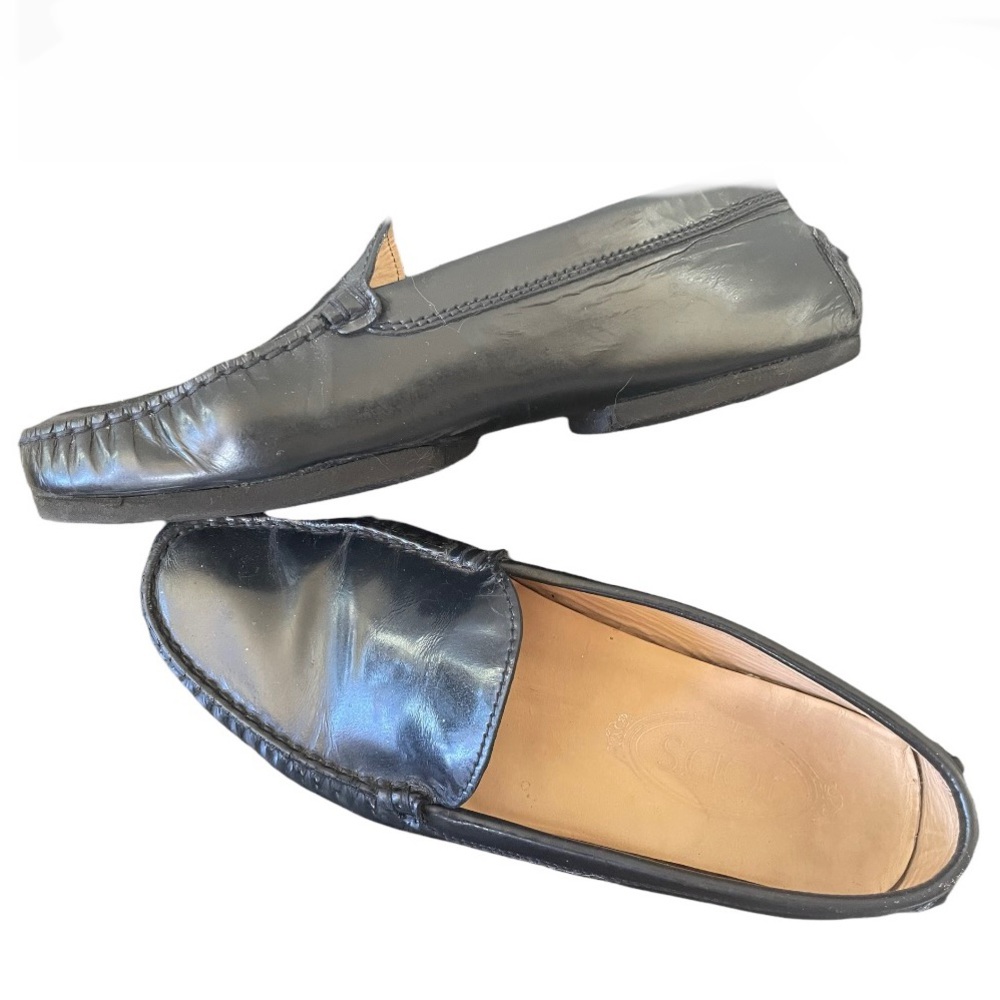 TODS solid black patient leather driving loafers/ sz 37